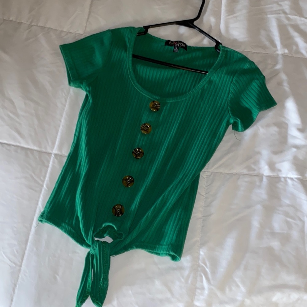 Green ribbed tie shirt